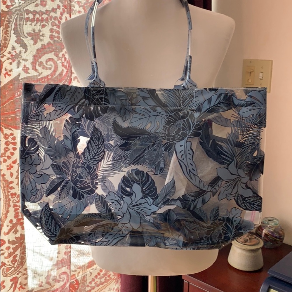 Victoria’s Secret beach tote